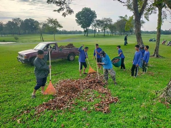 Northern Rangsit Golf Club 8 people people standing tree and grass Northern Rangsit Golf Club 8 people people standing tree and grass