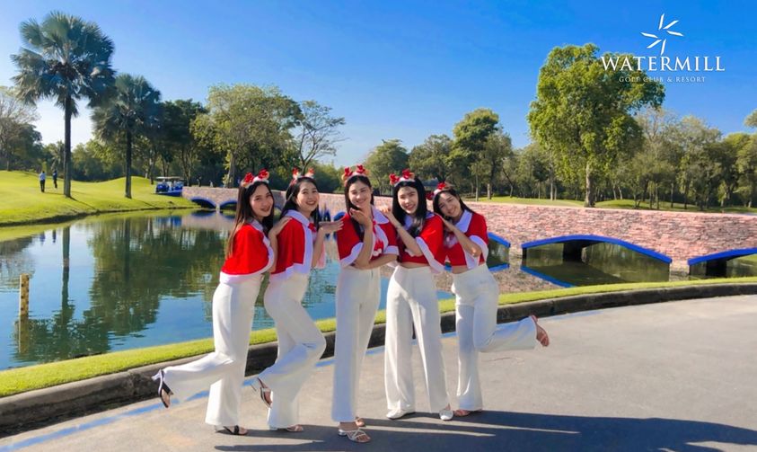 Watermill Golf Club amp Resort 5 คน ผู้คนกำลังยืน และ กลางแจ้ง Watermill Golf Club amp Resort 5 คน ผู้คนกำลังยืน และ กลางแจ้ง