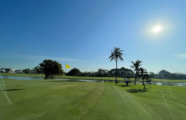 Northern Rangsit Golf Club 1 คน สนามกอล์ฟ ธรรมชาติ และ พื้นหญ้า