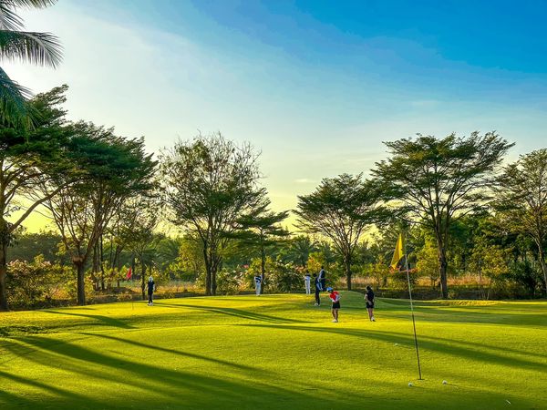 สนามกอล์ฟ กบินทร์บุรี สปอร์ตคลับ Kbsc 6 people nature tree golf course and grass