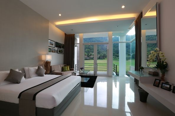 Royal Hills bedroom