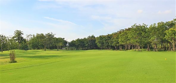 สนามกอล์ฟ กบินทร์บุรี สปอร์ตคลับ Kbsc golf grass and golf course