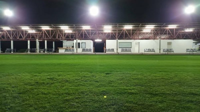 สนามไดร์ฟกอล์ฟเมืองเอก