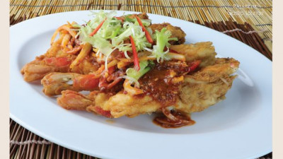 Stir Fried River Prawns with Salted Egg Yor