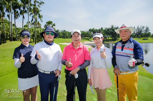 Alpine Golf Club 5 people Alpine Golf Club 5 people