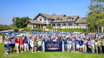 The pleasure and cheerful smile of all participants in the Season’s Greeting Tournament still last on our mind. There's nothing better than having all of you to enjoy this fun and memorable time together.