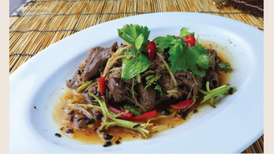 Fried US Sirloin Beef with Celery and Black Bean Sauc