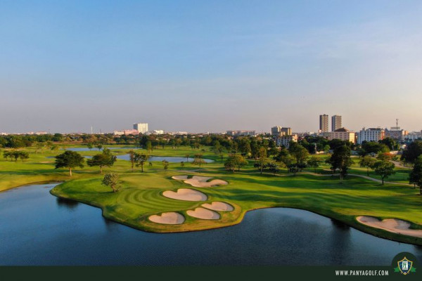 Panya Indra Golf Club nature grass and golf course