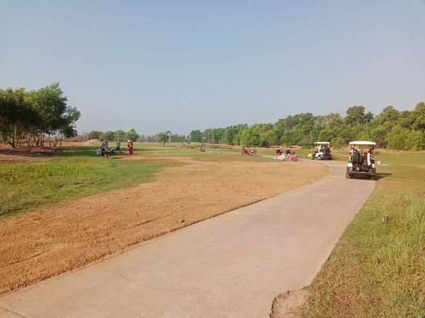 331 Golf Club 1 person motorcycle and grass