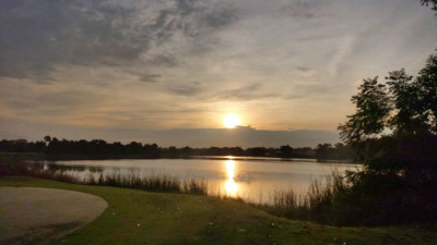 อรุณสวัสดิ์ค่ะ ทักทายเช้าวันเสาร์ที่กาศเย็นกำลังดี ค่ะ   แสงแรกที่ #331GolfClub