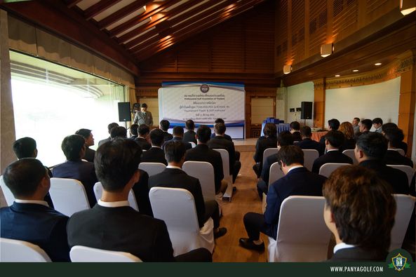 Panya Indra Golf Club 10 people and people standing