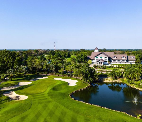 Alpine Golf Club พื้นหญ้า ธรรมชาติ และ สนามกอล์ฟ