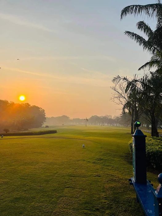 สนามกอล์ฟไดนาสตี้ แอนด์ คันทรีคลับ Dynasty Golf amp Country Club grass nature and golf course