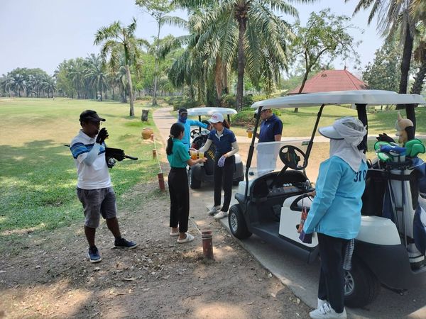 สนามกอล์ฟไดนาสตี้ แอนด์ คันทรีคลับ Dynasty Golf amp Country Club 5 people people standing and outdoors