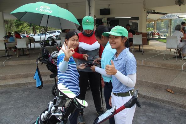 ศูนย์พัฒนากีฬากองทัพบก รามอินทรา 4 people people golfing golf course and text