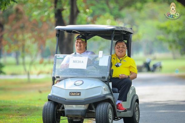 ศูนย์พัฒนากีฬากองทัพบก รามอินทรา 2 people people golfing golf cart golf course and PD MEDIA Cub Car