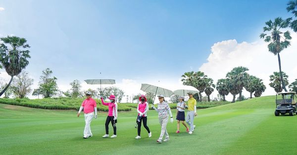 Nikanti Golf Club Nakhon Pathom 6 people people golfing golf cart and golf course