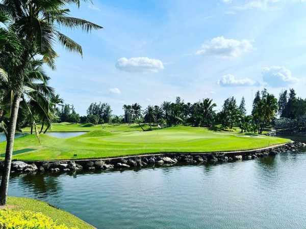 Alpine Golf Club golf golf cart and golf course