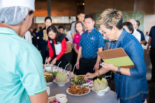 Nikanti Golf Club Nakhon Pathom 5 people