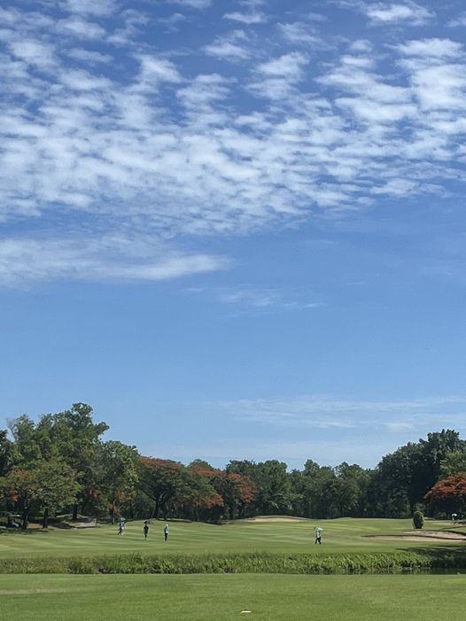 สนามกอล์ฟไดนาสตี้ แอนด์ คันทรีคลับ Dynasty Golf amp Country Club 5 people people golfing and golf course