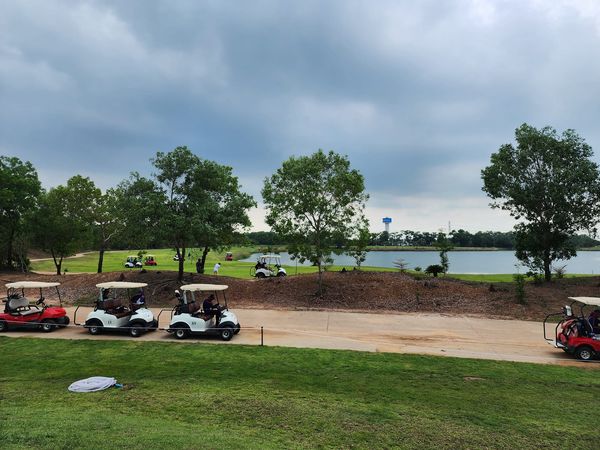 สนามกอล์ฟ 331 Golf Club 1 person jet ski golf cart segway and grass