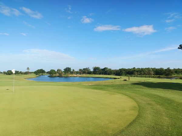 Bangpakong Riverside Country Club golf golf cart and golf course