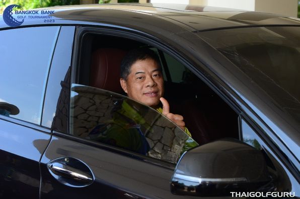 Muang Kaew Golf Course 1 person car and rearview mirror