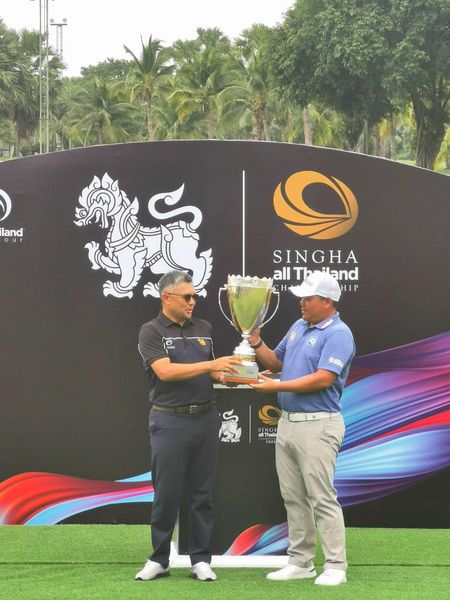 Suwan Golf amp Country Club 2 people people golfing golf course and text