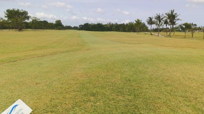 Hole Two   - Par 4   How to play