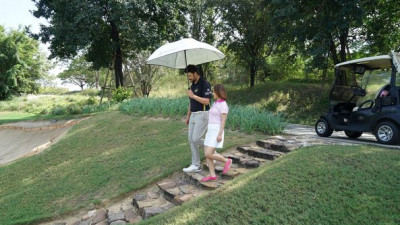 To all the golf women who bring elegance to the fairways, Nikanti invites you to a worry-free golf experience!