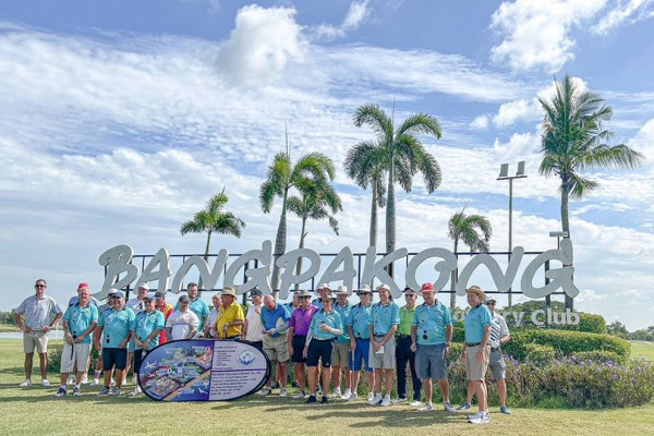 Bangpakong Riverside Country Club 7 people people golfing golf course and text
