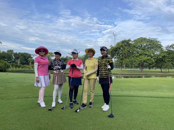 Krungthep Kreetha 5 people people golfing and golf course