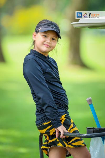 Bangpakong Riverside Country Club 1 person golfing golf course and SAT FIGT uG
