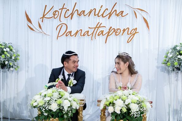 Alpine Golf Club 2 people dais wedding and text