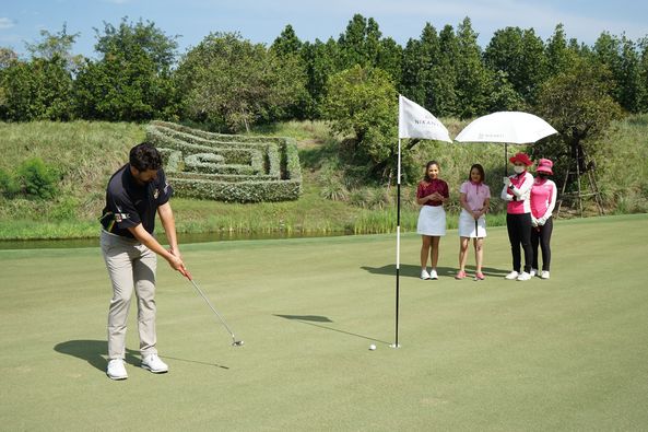 Nikanti Golf Club Nakhon Pathom 5 people people golfing golf course and text