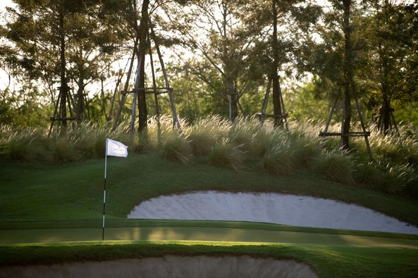 Nikanti Golf Club Nakhon Pathom golf golf cart and golf course-3
