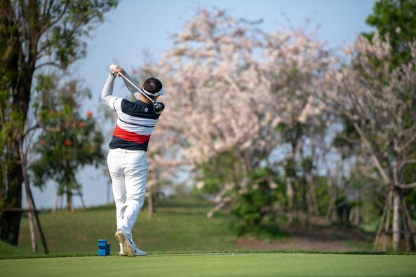 Nikanti Golf Club Nakhon Pathom nbsp 1 person golfing and golf course