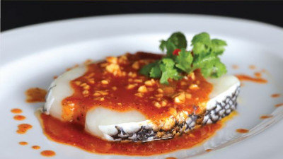 Steamed Snow Fish with Garlic and Pepper Sauc