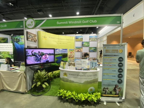 Summit Windmill Golf Club nbsp 4 people and text