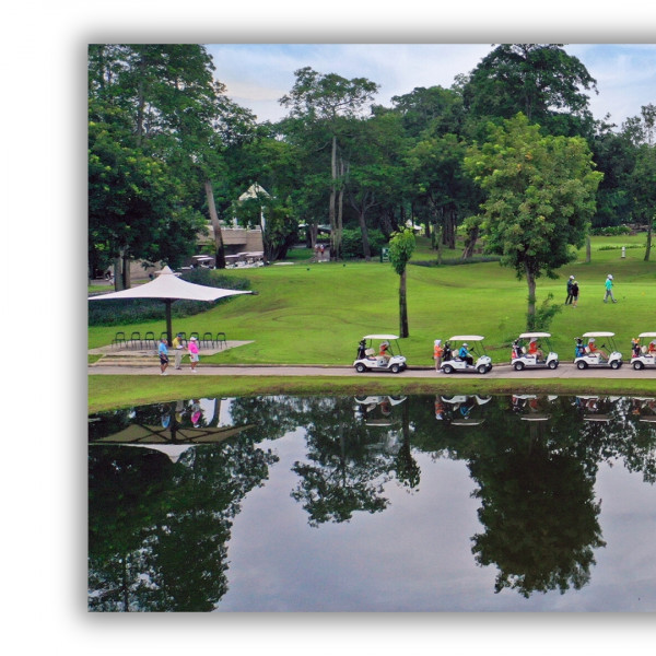 Lam Luk Ka Country Club nbsp 6 คน รถกอล์ฟ สนามกอล์ฟ และ ข้อความ
