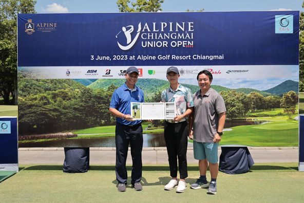 Alpinegolfresort Chiangmai 3 people people golfing golf course and text
