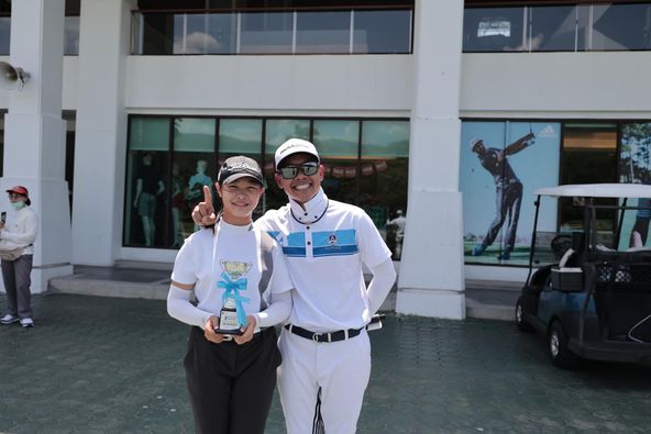 Alpinegolfresort Chiangmai 4 people people golfing and golf course