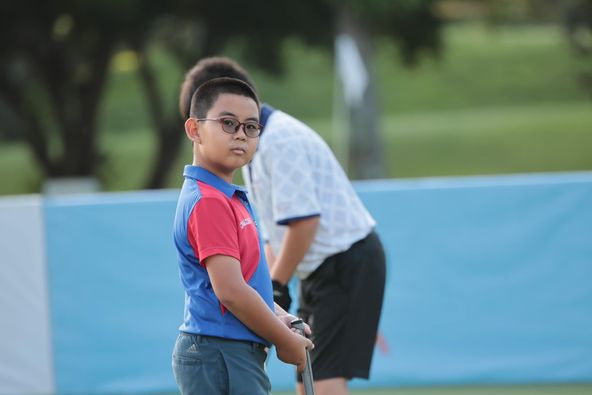 Alpinegolfresort Chiangmai 2 people people golfing and golf course