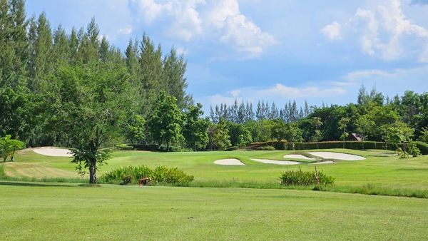 สนามกอล์ฟหริภุญชัย กอล์ฟคลับ golf golf cart and golf course