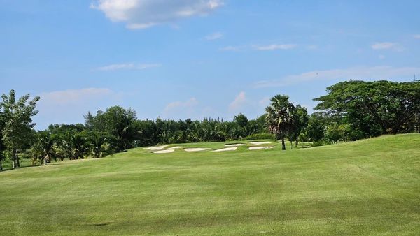 สนามกอล์ฟหริภุญชัย กอล์ฟคลับ golf golf cart and golf course