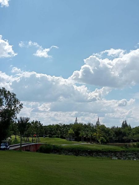 สนามกอล์ฟหริภุญชัย กอล์ฟคลับ golf golf cart and golf course