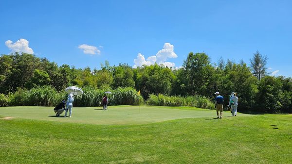 สนามกอล์ฟหริภุญชัย กอล์ฟคลับ 5 people people golfing golf cart and golf course