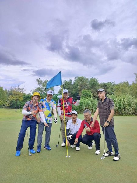 สนามกอล์ฟหริภุญชัย กอล์ฟคลับ 5 people people golfing and golf course-2