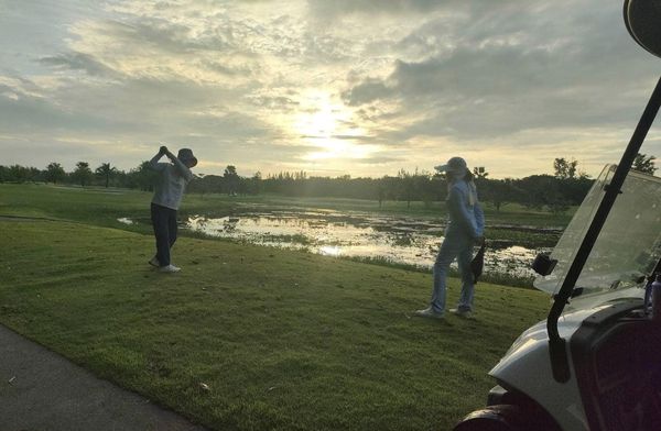 สนามกอล์ฟหริภุญชัย กอล์ฟคลับ 2 people people golfing golf cart and golf course