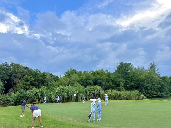สนามกอล์ฟหริภุญชัย กอล์ฟคลับ golf golf cart and golf course